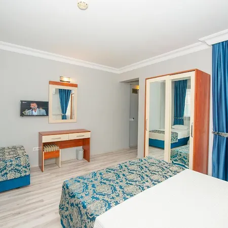 Golden Moon Hotell 3*
