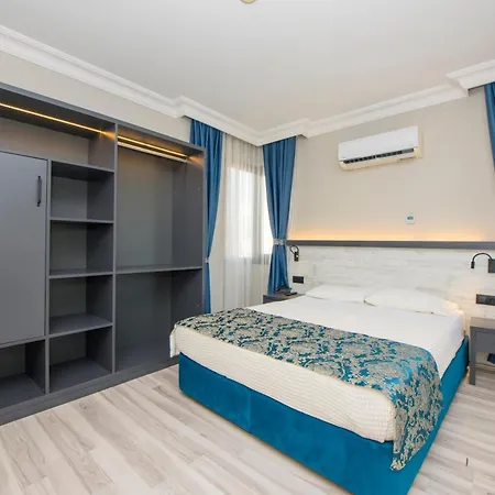 Golden Moon Hotell