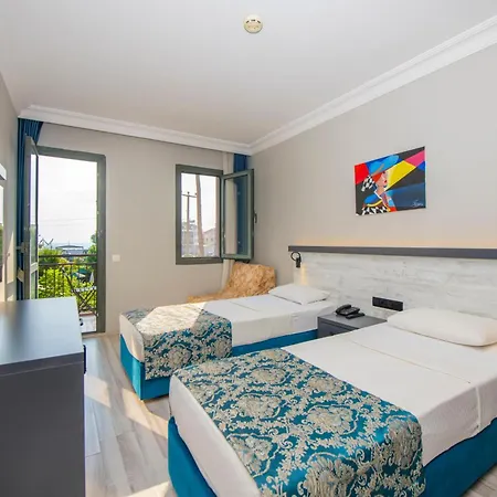 Golden Moon Hotell 3*