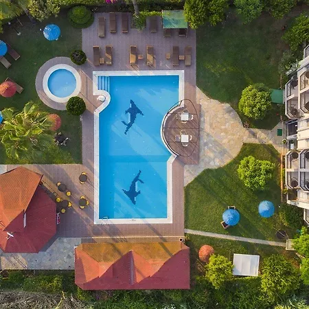 Golden Moon Hotel 3*