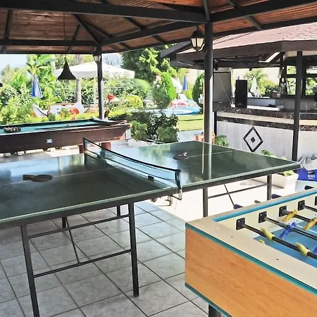 Hotel Golden Moon